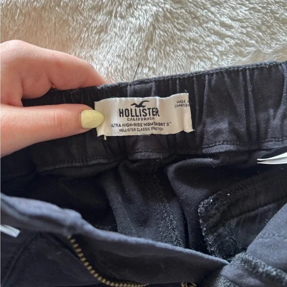 Hollister Ultra High Rise Belted Mom Short 3" - Picture 8 of 9